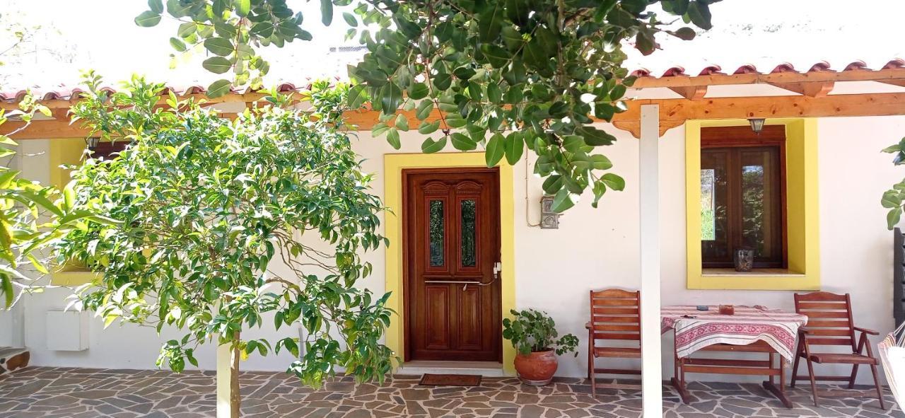 Small Villa Gerani Agios Vlasios  Luaran gambar